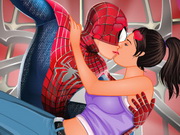 Spiderman Kissing 2